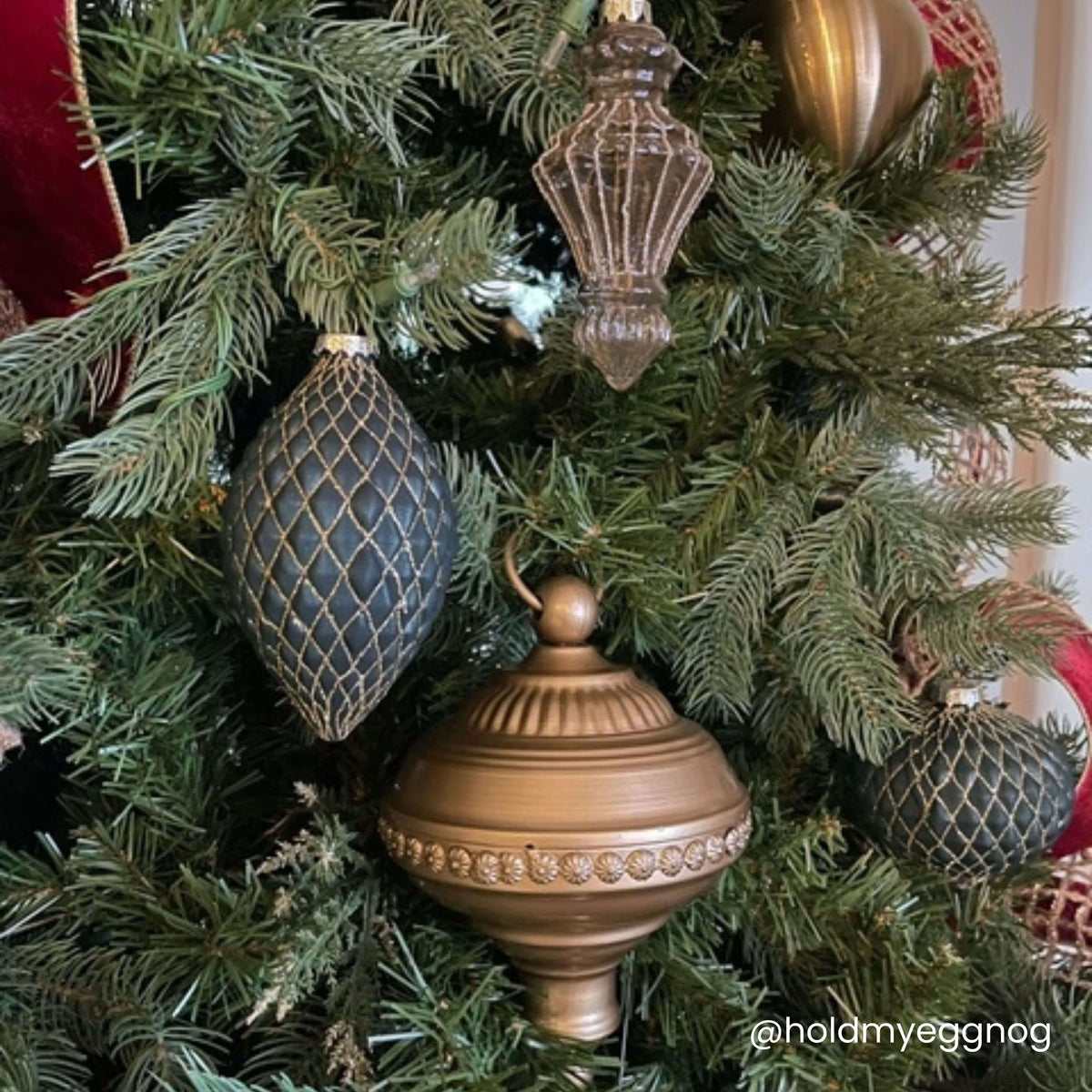 MOLDED GLASS ORNAMENT